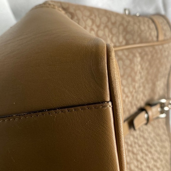 Coach Signature Gallery Jacquard Tan Canvas Tote With Leather Trim (authentic) - Picture 15 of 16